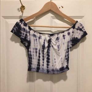 Off the shoulder type dye crop top